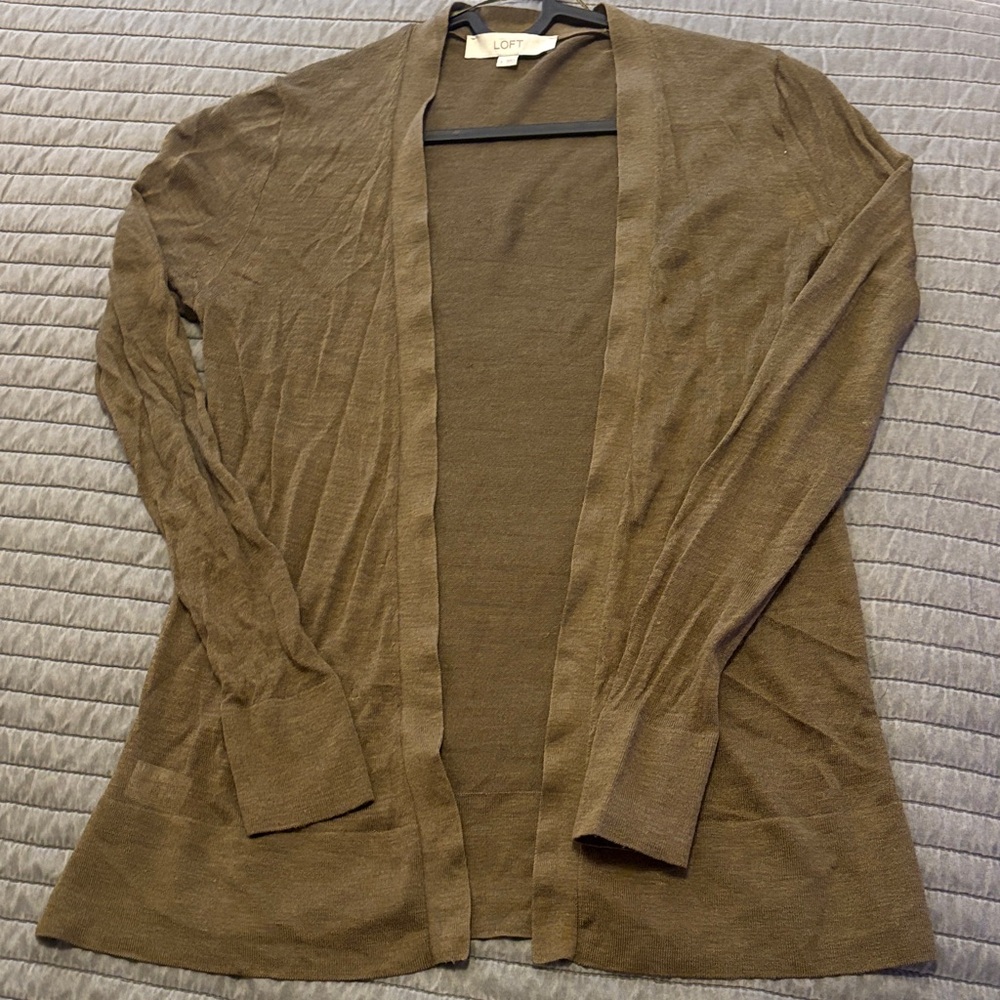 LOFT Women's Olive green Cardigan Sweater